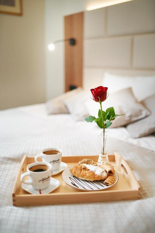 Hotel Wellness & Spa Nowy Dwor Жешов Екстериор снимка