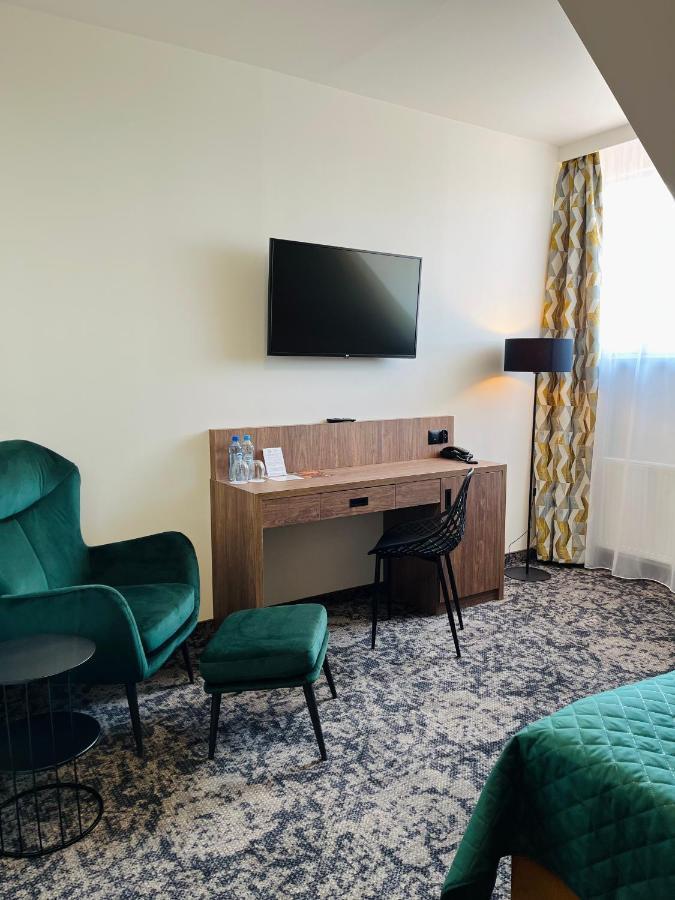 Hotel Wellness & Spa Nowy Dwor Жешов Екстериор снимка