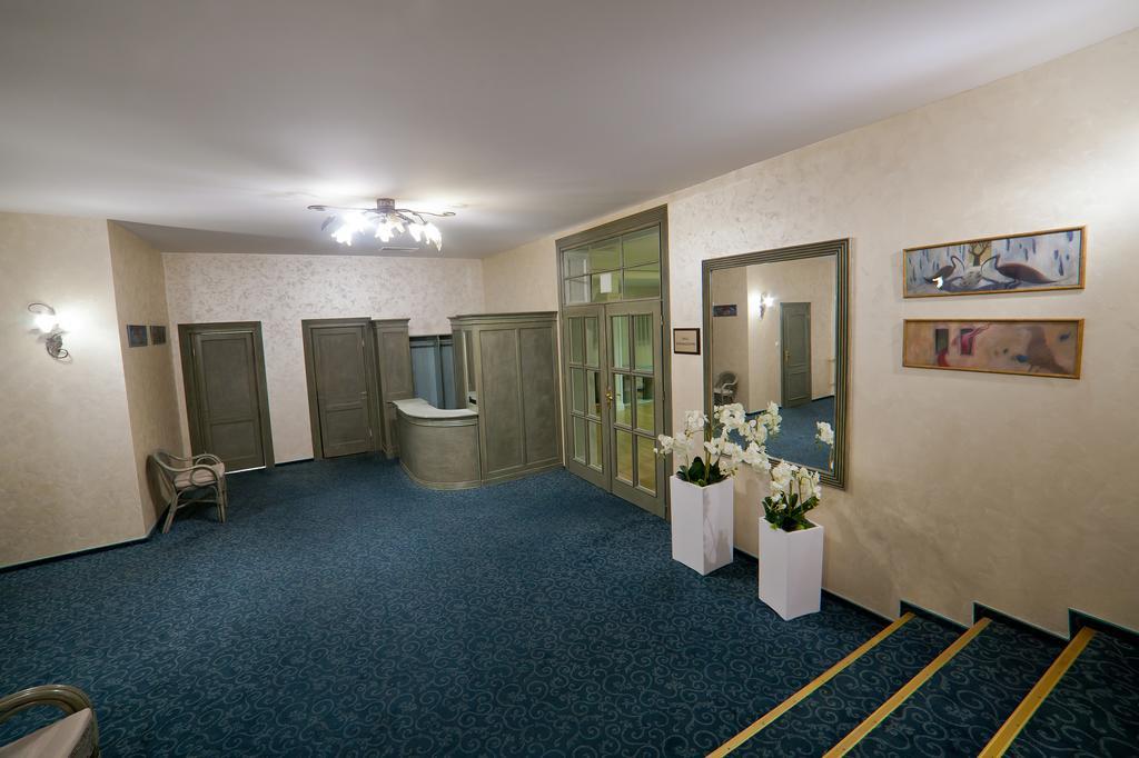 Hotel Wellness & Spa Nowy Dwor Жешов Екстериор снимка