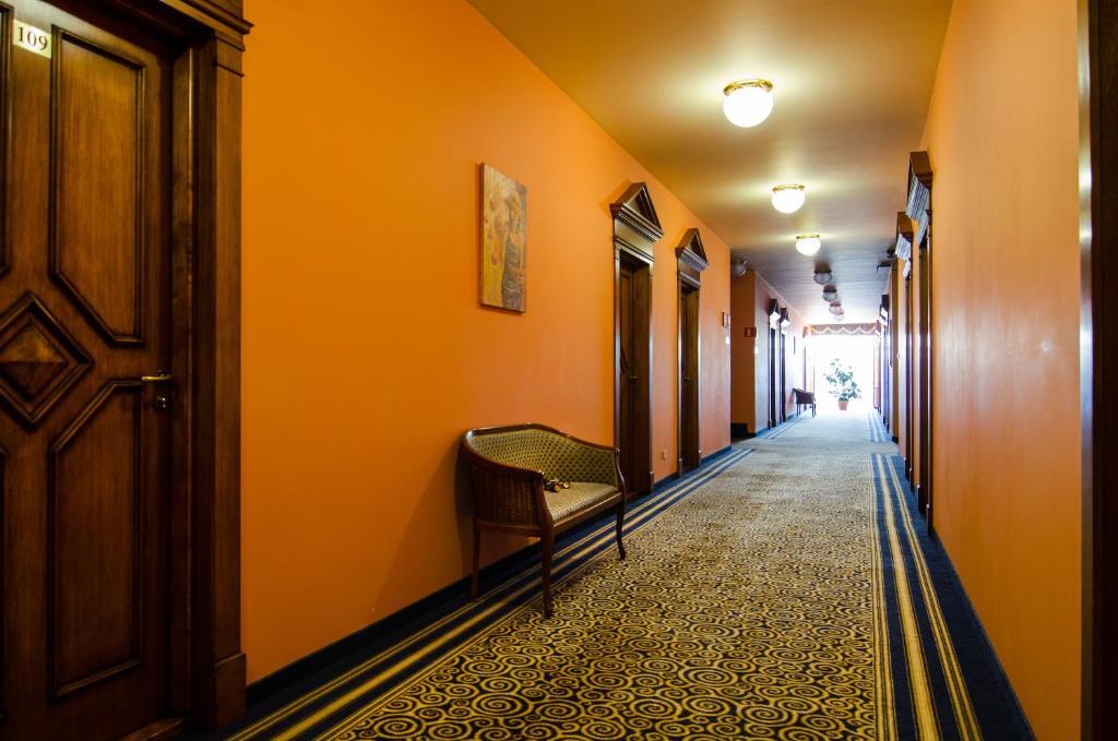 Hotel Wellness & Spa Nowy Dwor Жешов Екстериор снимка