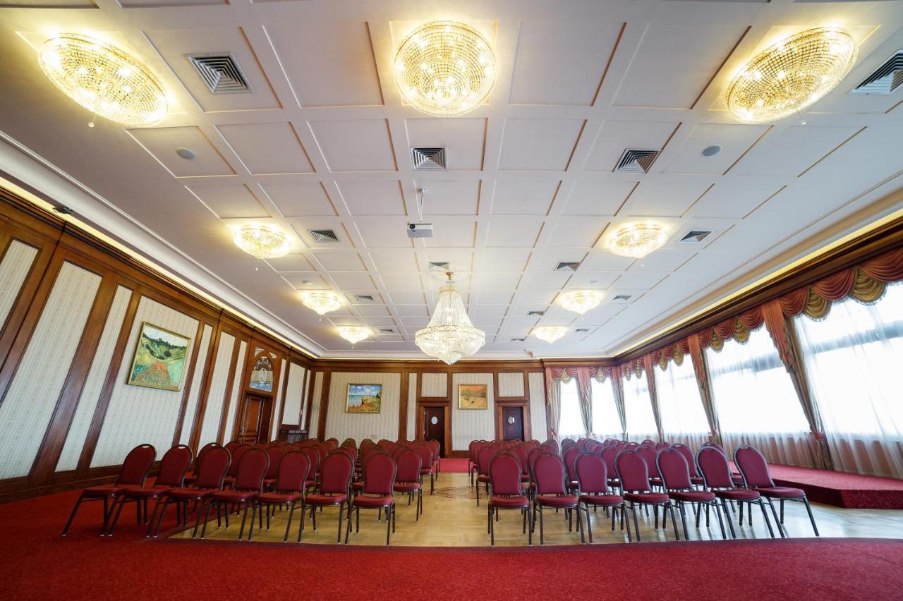 Hotel Wellness & Spa Nowy Dwor Жешов Екстериор снимка